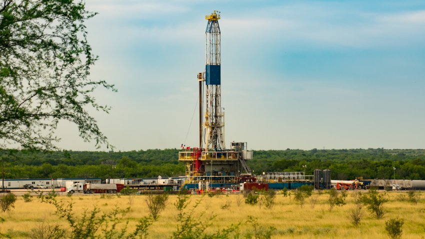 Fracking American Shale Well -Eagle Ford Basin Oil